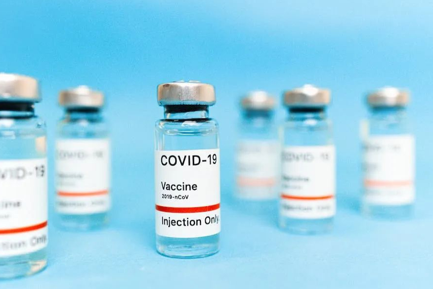 英国批准全球首款Omicron加强疫苗