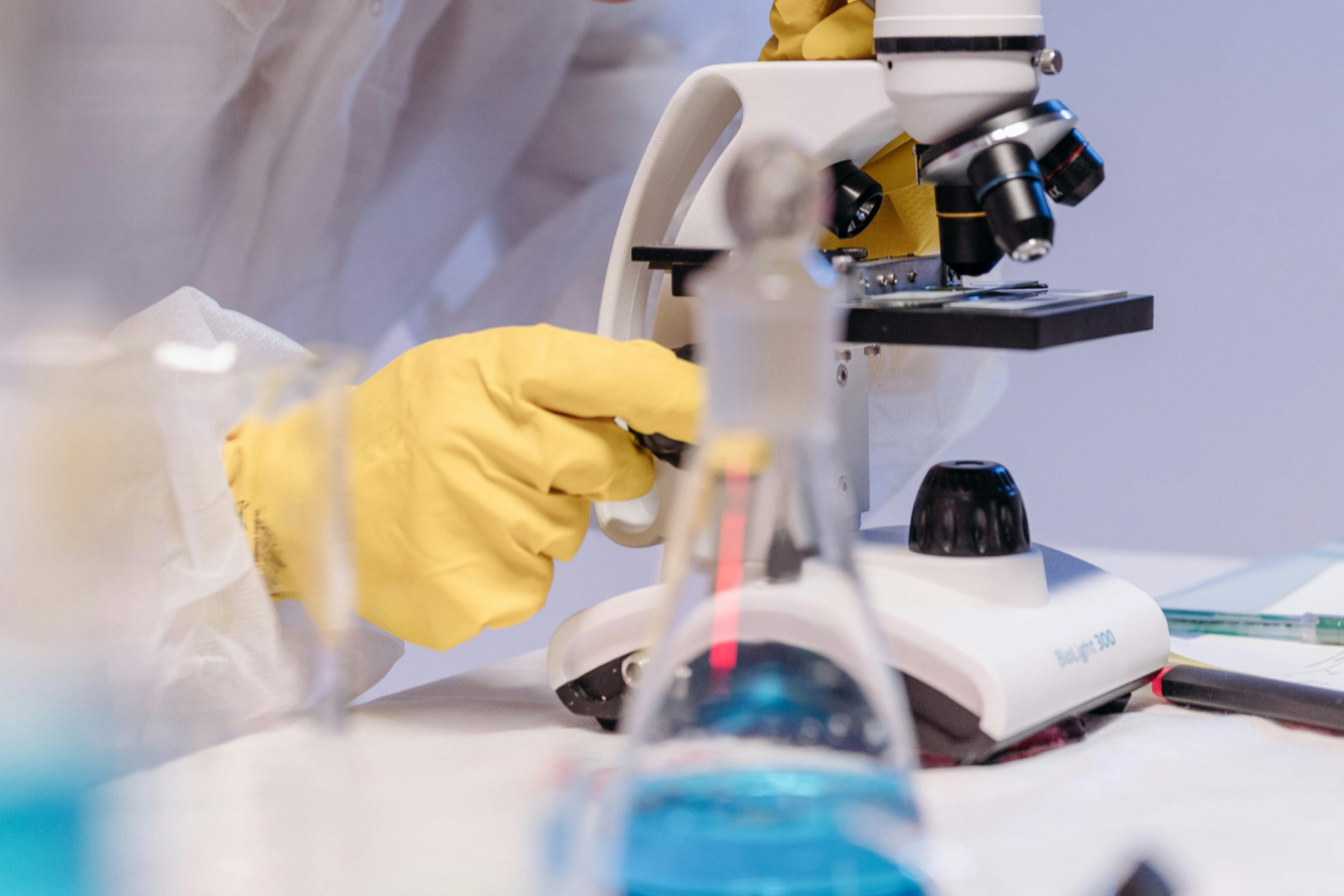 2025年10月仿制药月报：164个品种过评，9款首家！杭州中美华东占据亿级重磅注射剂98%的市场份额