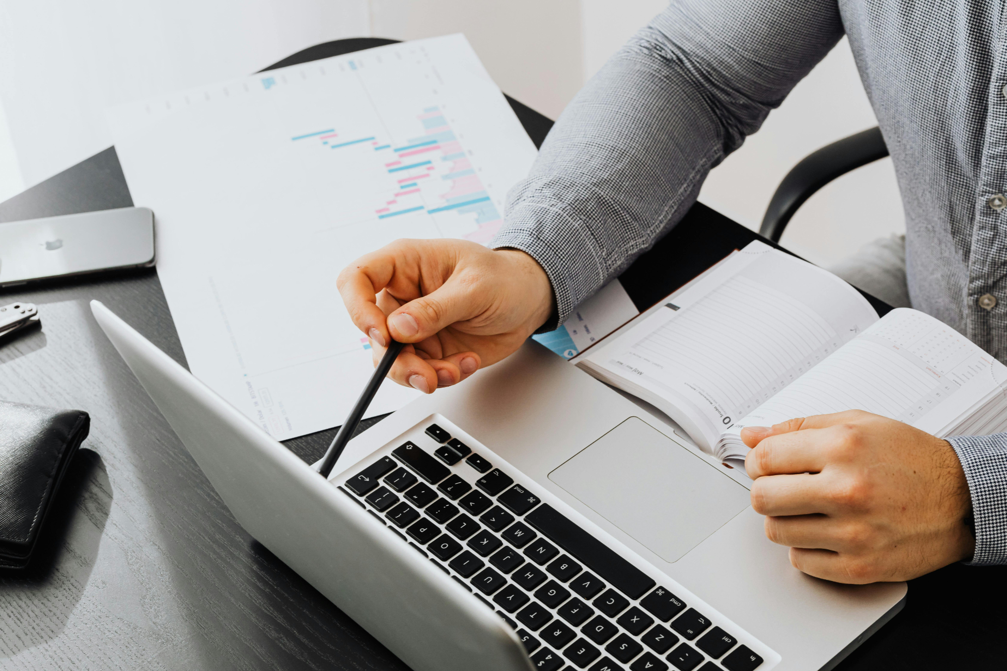 A股305家药企三季报剖析：销售毛利率与净利率双维度透视行业盈利格局