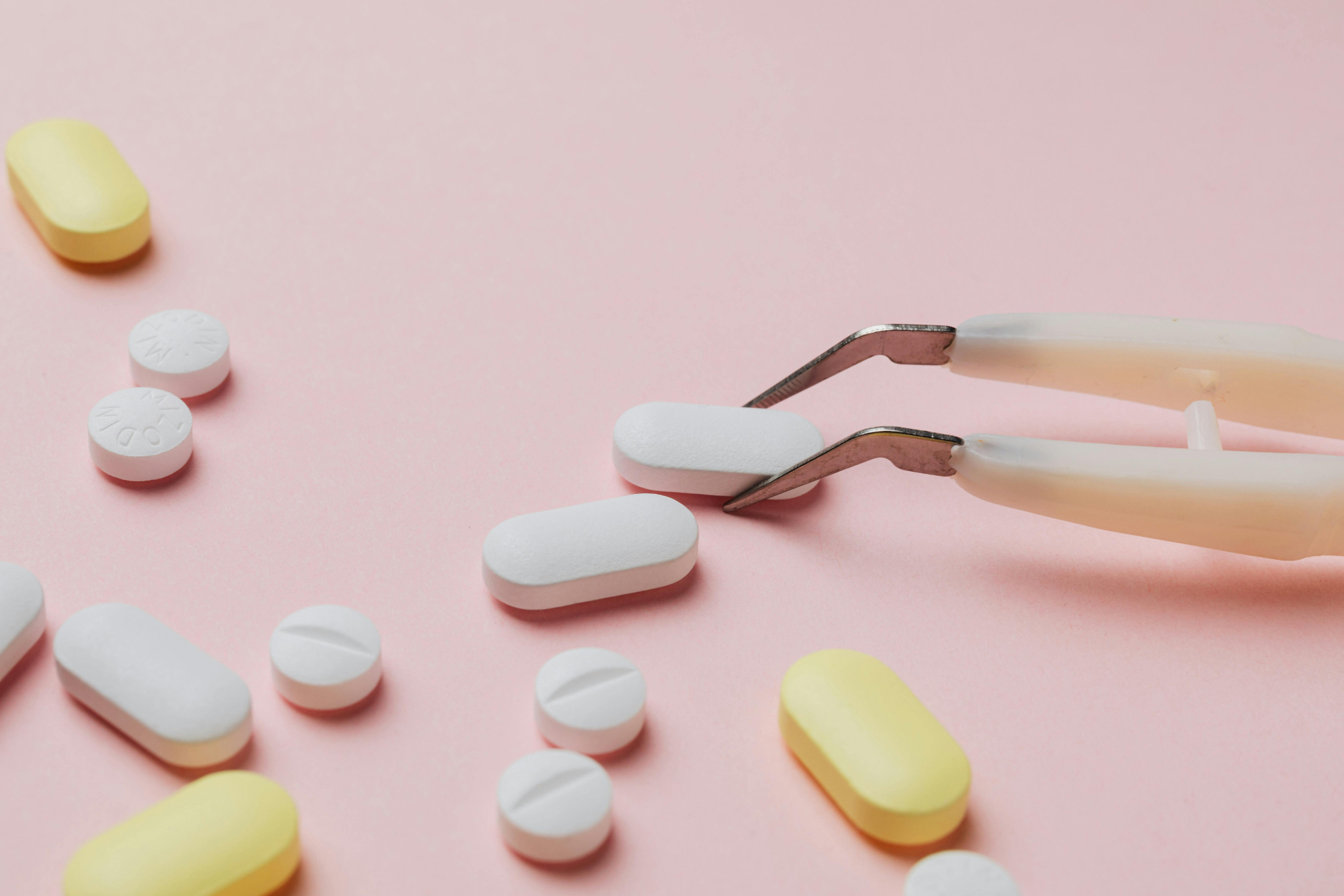 乌帕替尼缓释片全球60亿销售额耀眼，原研独占国内市场将破？九华华源等25+药企争夺首仿！